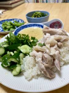 蒸し鶏のエスニックライス