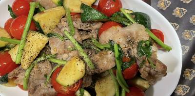 豚こまとミニトマトのにんにくマヨソテー