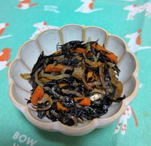 ひじきとじゃこのカルシウムたっぷり煮