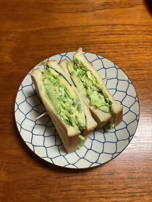 アボカドのりわさびのトーストサンド