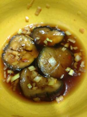 揚げなすのピリ辛香味づけ