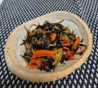 ひじきとじゃこのカルシウムたっぷり煮