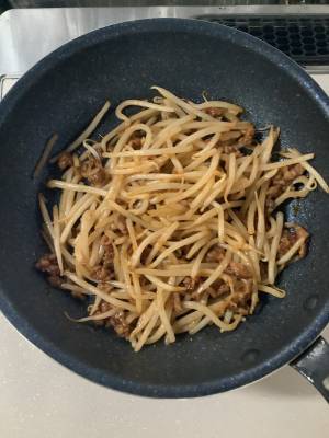 もやしのドライカレー風