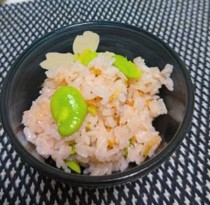 そら豆と桜えびの炊き込みご飯