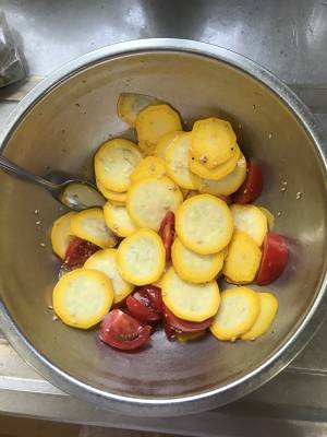 ズッキーニとトマトのあえ物