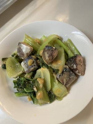 春キャベツとさば缶の酢みそ炒め