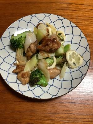 ブロッコリーと鶏肉の塩レモン炒め