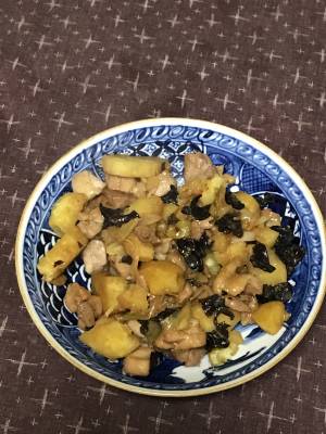 さつまいもと鶏肉の炒め煮
