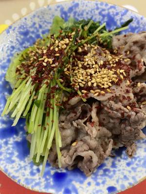 レタスの牛肉蒸し