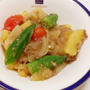 夏野菜の肉じゃが