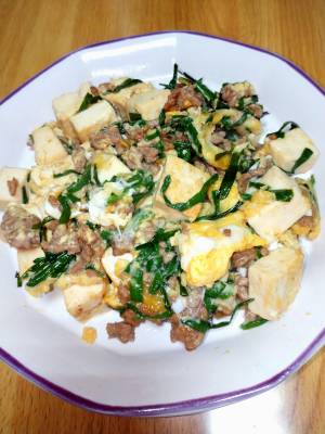 ひき肉と豆腐のにら炒め