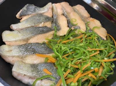 秋さけのピーマンあんかけ