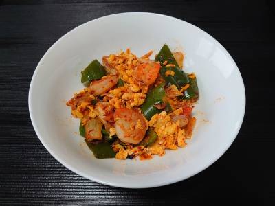 えびと卵のキムチ炒め