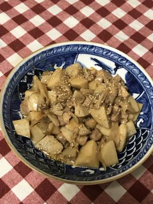 鶏手羽元と里芋の韓国煮