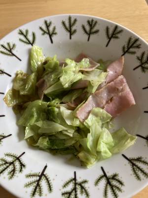 春キャベツとベーコンのオイル蒸し