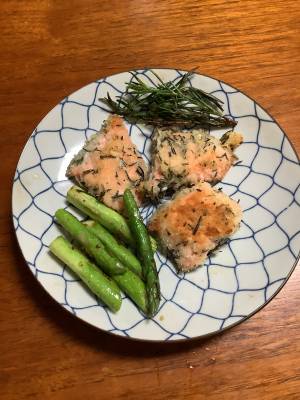 さけのローズマリーパン粉焼き