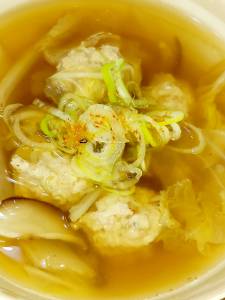 白菜と鶏だんごの小鍋