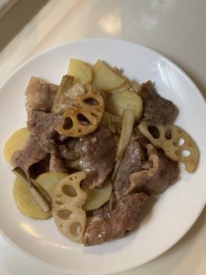 じゃがごぼれんこんと牛肉のオイスター炒め