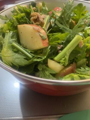 春菊とりんごのツナサラダ