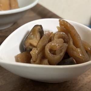 しいたけとこんにゃくのピリ辛煮