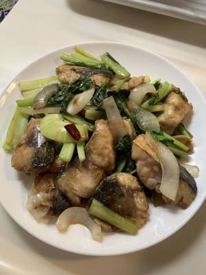 さばと小松菜のスタミナ炒め