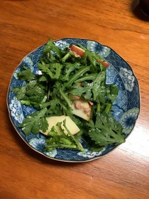 春菊とりんごのツナサラダ