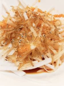 せん切り大根とカリカリじゃこの和風サラダ