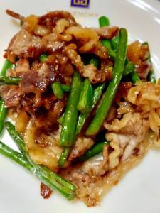 牛肉とにんにくの芽のオイスター炒め