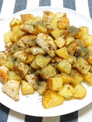 鶏むね肉とじゃがいものカレー炒め