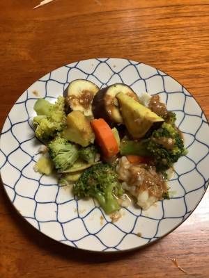 蒸し野菜のごまだれ