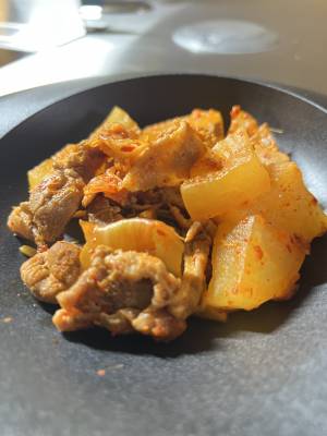 大根とキムチの煮物