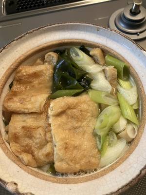 油揚げとわかめの鍋