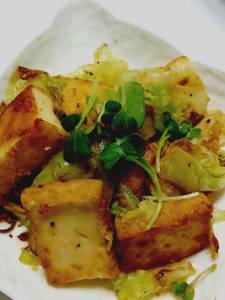 キャベツと厚揚げのピリ辛炒め