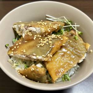 あじのかば焼き丼