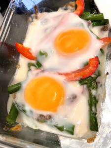 二色アスパラと卵のオーブン焼き