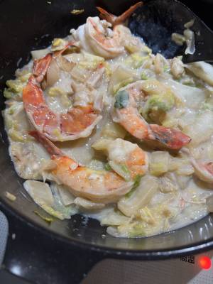 白菜とえびの豆乳煮