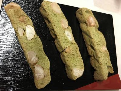 抹茶とホワイトチョコのビスコッティ