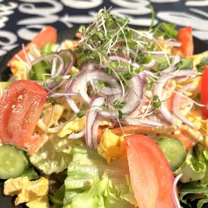 レタスとベーコンの”彩り”マスタードマヨ