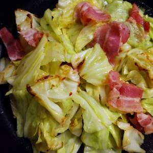 春キャベツとベーコンのオイル蒸し