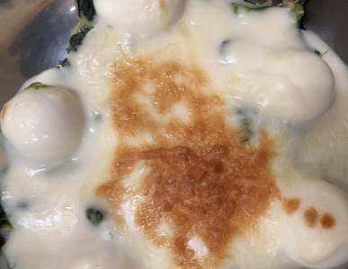 ほうれんそうとゆで卵のグラタン