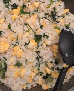 野沢菜と卵のチャーハン
