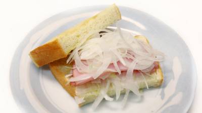 ハムたまねぎサンド