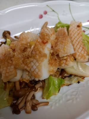 ゆでいかの ピリ辛ねぎソース