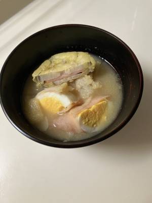 天ぷらとチンゲンサイのみそ汁