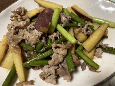 さつまいもと豚肉のピリ辛きんぴら