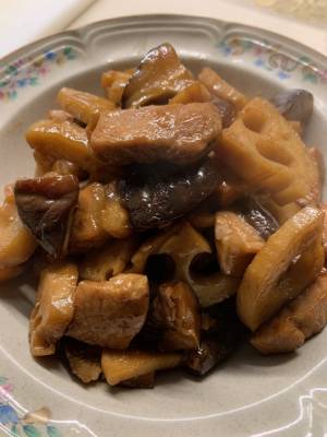 豚肉、れんこん、しいたけのいり煮