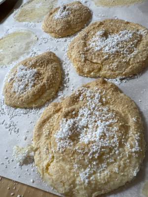 いちごのブッセ