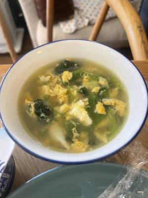 ほうれんそうと卵のローマ風スープ