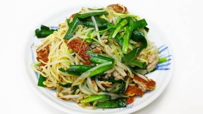 にらたっぷり塩やきそば