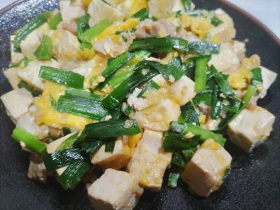 ひき肉と豆腐のにら炒め